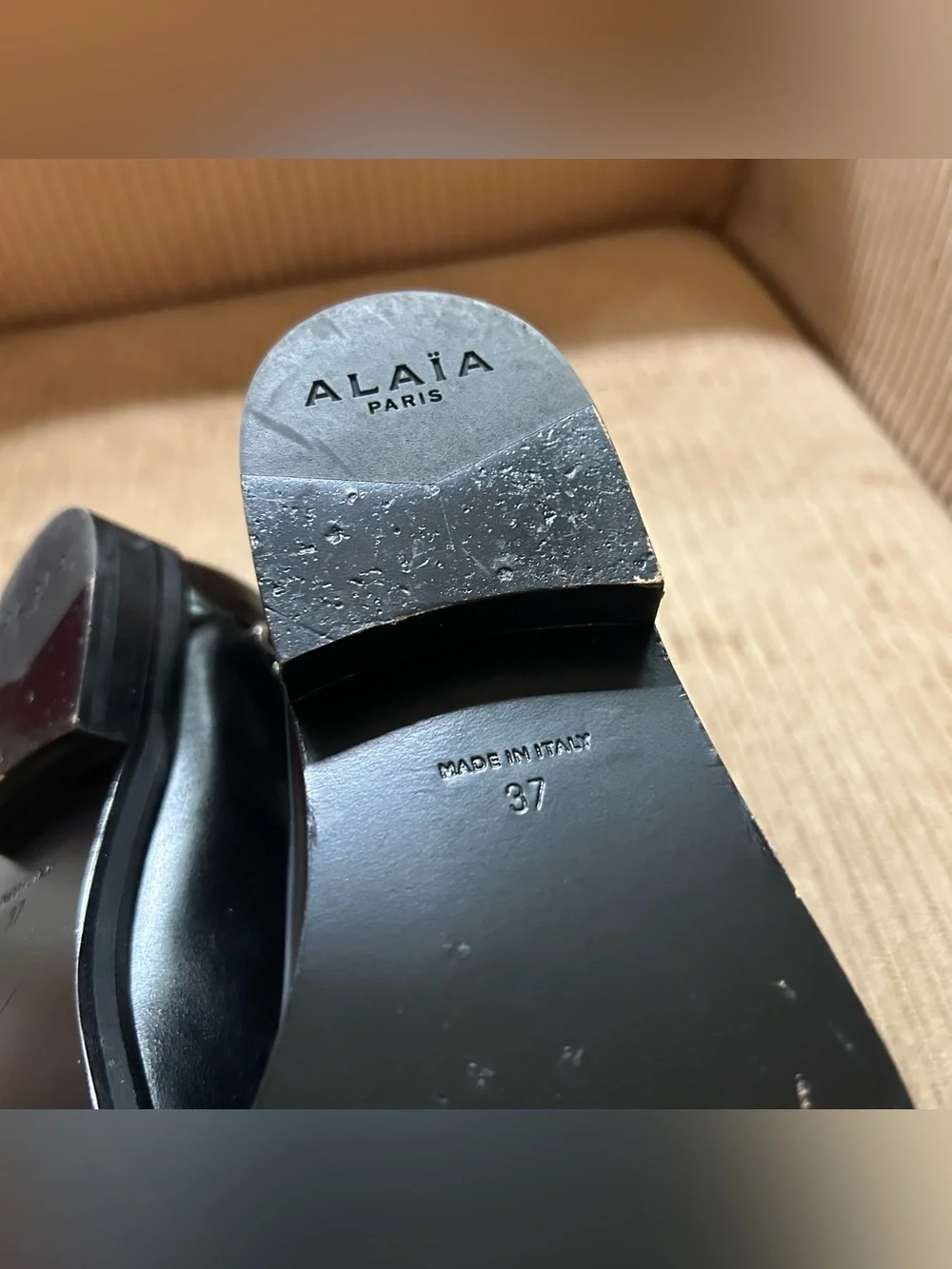 Alaia Paris Black Ankle Boots Leather Silver Grommet Studded Women’s Size 37 (7)